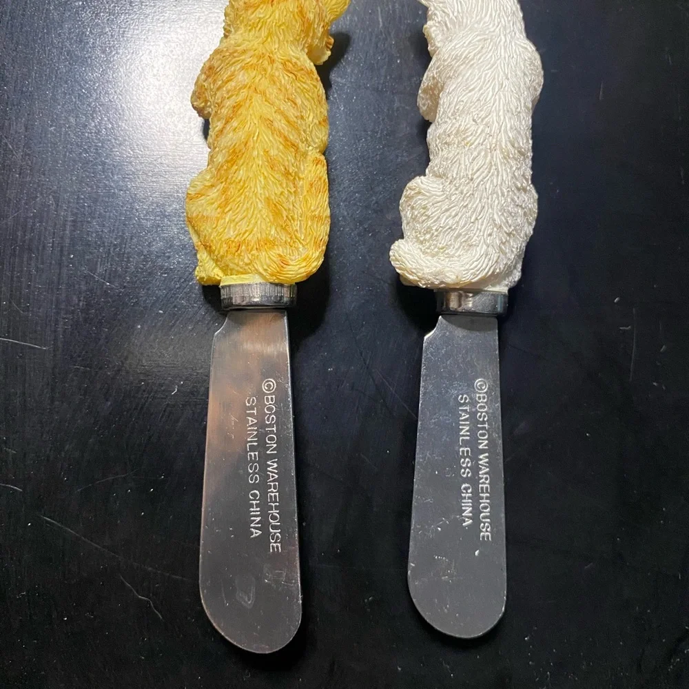Boston Warehouse Cat Handle Spreader Knives - Yellow and Cream Cat Designs